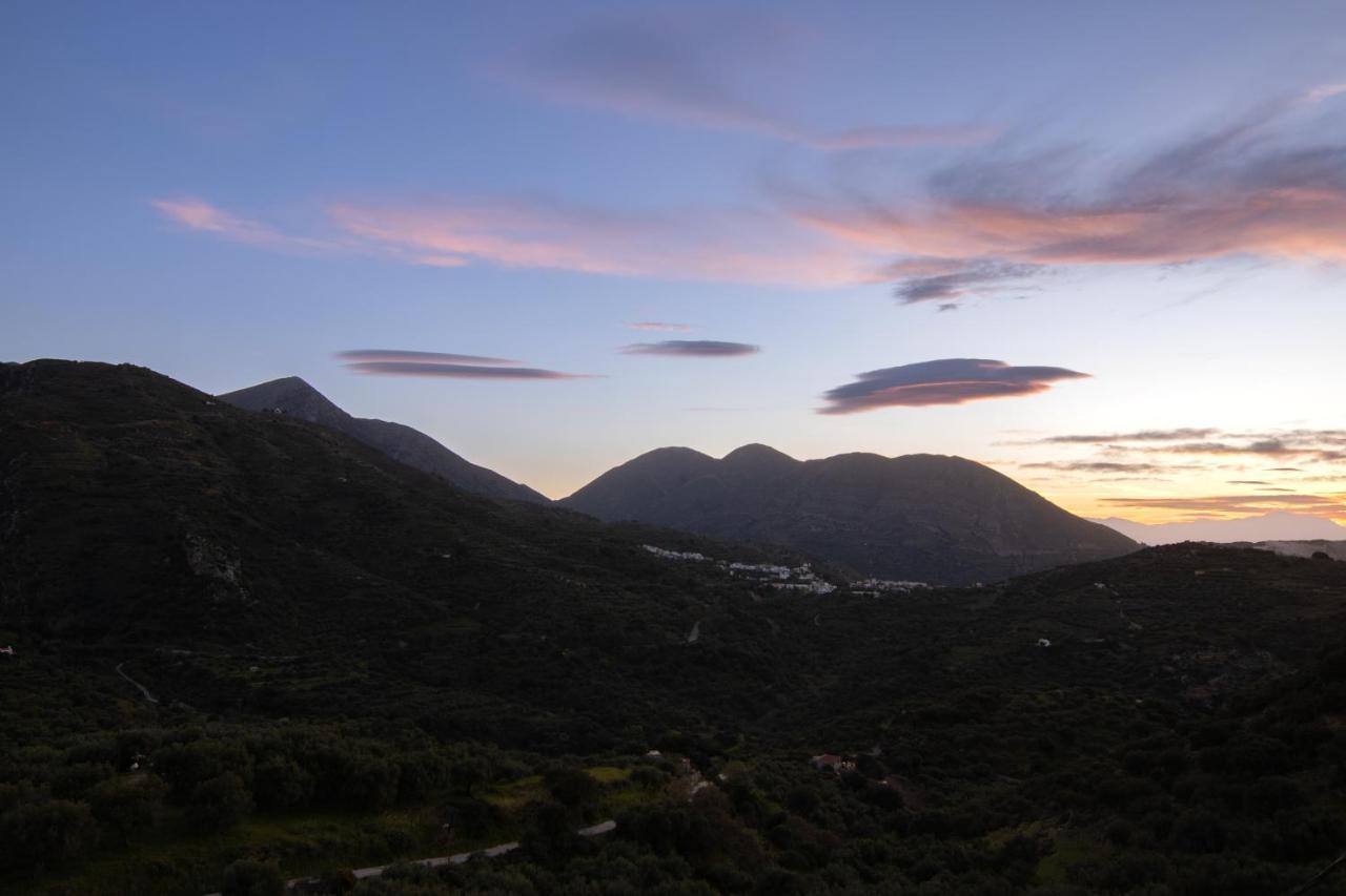 The Mountain House - Authentic Cretan Hideaway - Breathtaking And Nature Views Tourloti Luaran gambar